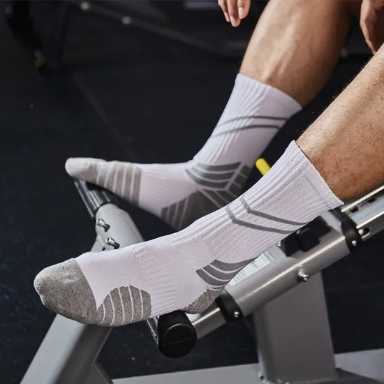 Commerce de gros de coton pour hommes et femmes chaussettes de course de sport